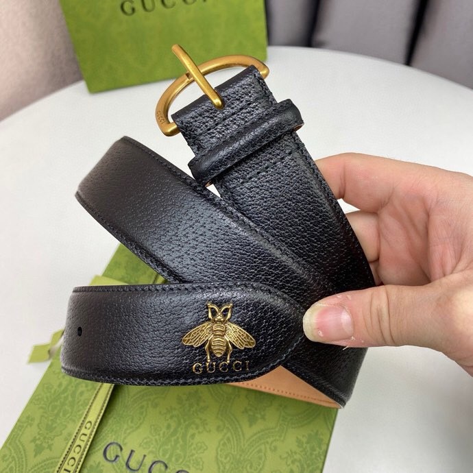Gucci New Men's Belt Is 40mm Wide Made Of Imported Pig Grain Leather Texture With Brand Logo And Small Bee Ornaments At The Tail New Worn Out Effect Double G Buttons