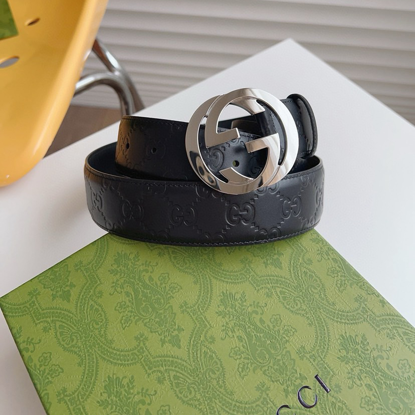 Gucci Circular Interlocking Double G Buckle, Accessories And Ready To Wear Items Continue To Rejuvenate And Present The Brand's Classic Details Simple Yet Elegant Style Suitable For Various Dressing Styles Belt Width: 4.0cm