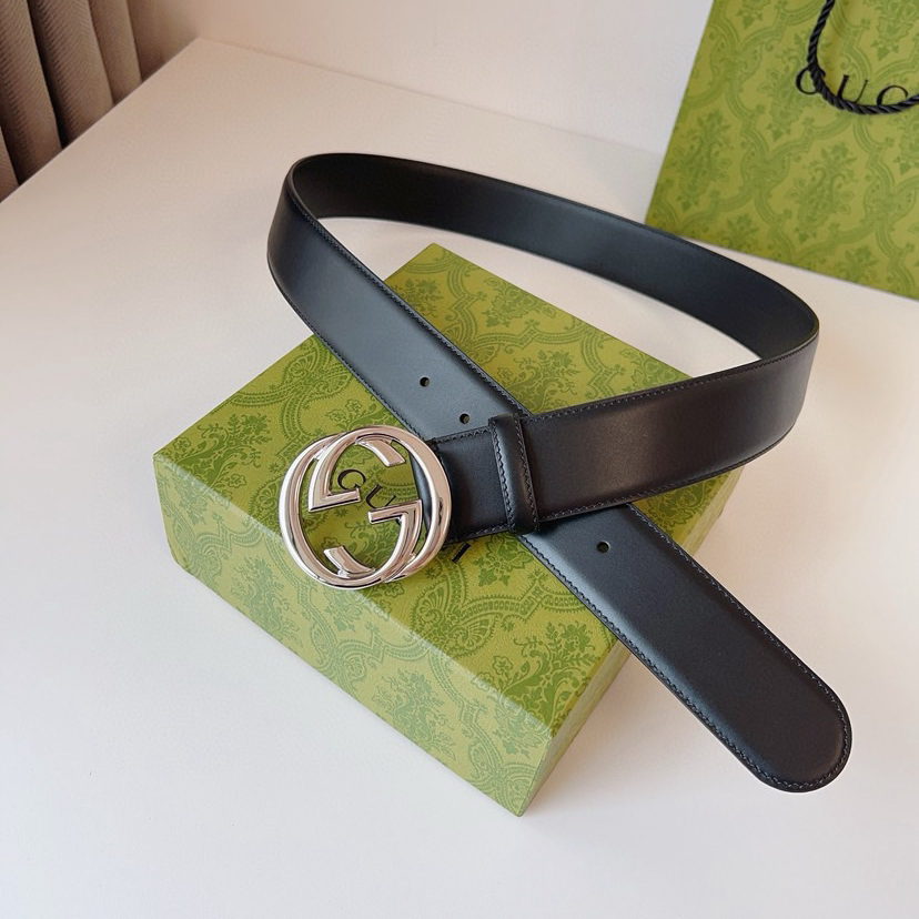 Gucci Circular Interlocking Double G Buckle, Accessories And Ready To Wear Items Continue To Rejuvenate And Present The Brand's Classic Details Simple Yet Elegant Style Suitable For Various Dressing Styles Belt Width: 4.0cm