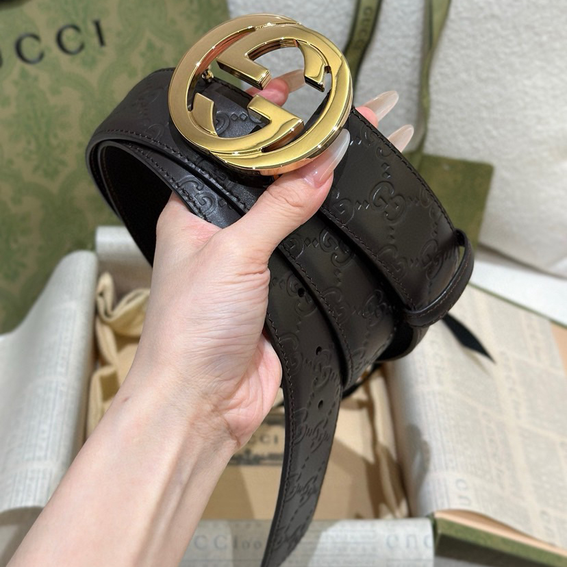 Gucci Leather It Has A Thick Touch With Clear And Distinct KnurlingPatterns It Is A Fashionable And Classic Men's Belt A Designer Belt A Casual And Smooth Buckle Belt For Both Women And Men With A Width Of 4.0 Cm And With Box