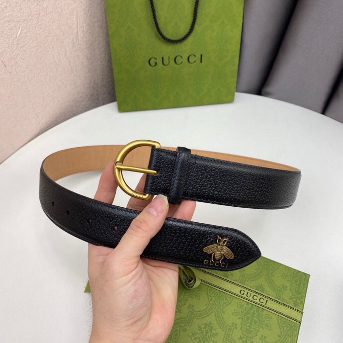 Gucci New Men's Belt Is 40mm Wide Made Of Imported Pig Grain Leather Texture With Brand Logo And Small Bee Ornaments At The Tail New Worn Out Effect Double G Buttons