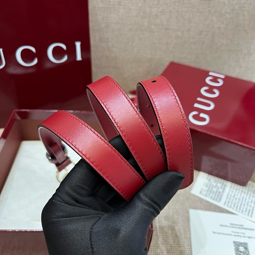 Gucci Women's Belt Classic Double G Buckle Design Adopts Italian Top Layer Cowhide Leather With Delicate Texture, Suitable For Any Occasion Perfectly Matched With Any Style Width 3cm