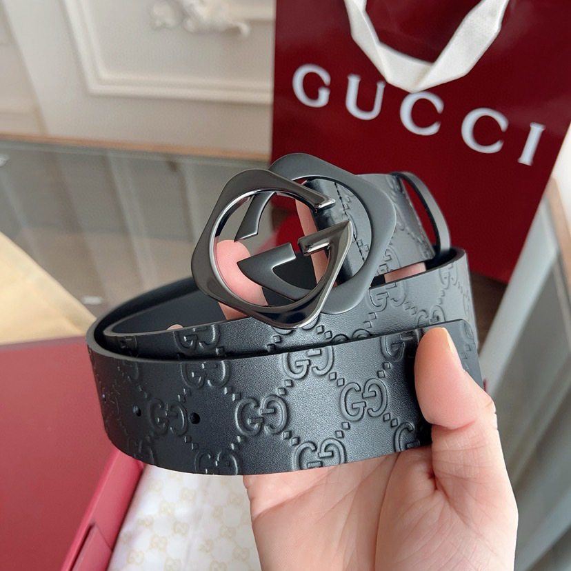 Gucci Leather It Has A Thick Touch With Clear And Distinct KnurlingPatterns It Is A Fashionable And Classic Men's Belt A Designer Belt A Casual And Smooth Buckle Belt For Both Women And Men With A Width Of 4.0 Cm And With Box