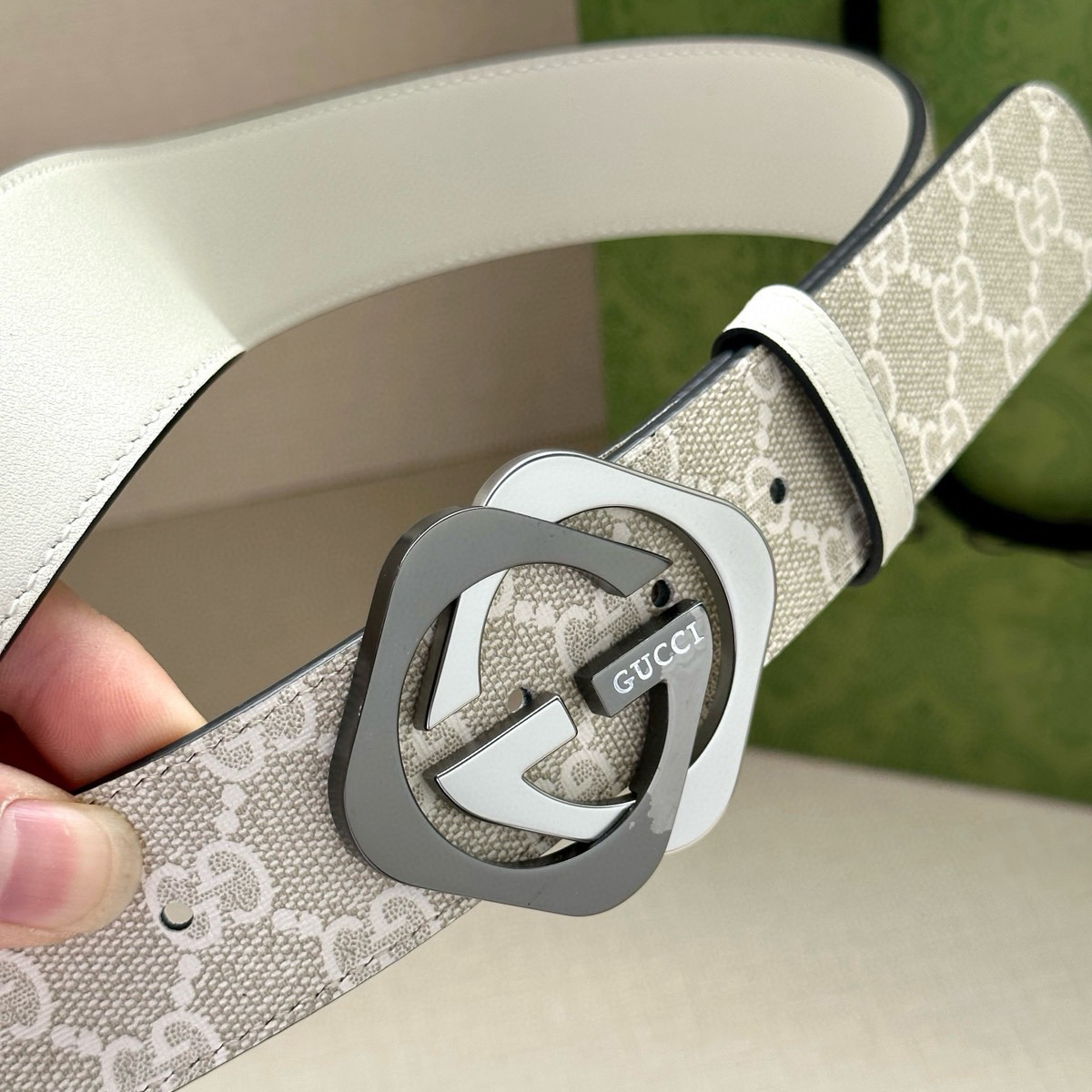 Gucci Women's Belt Classic Double G Double G Logo Women's Wide Leather Belt Made Of Beige And White Gsueme Canvas Width 3.8cm