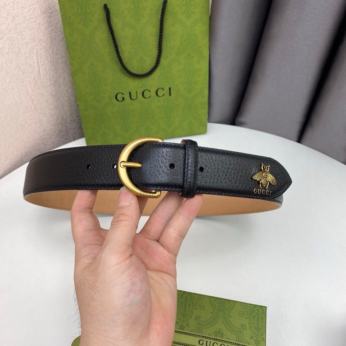 Gucci New Men's Belt Is 40mm Wide Made Of Imported Pig Grain Leather Texture With Brand Logo And Small Bee Ornaments At The Tail New Worn Out Effect Double G Buttons