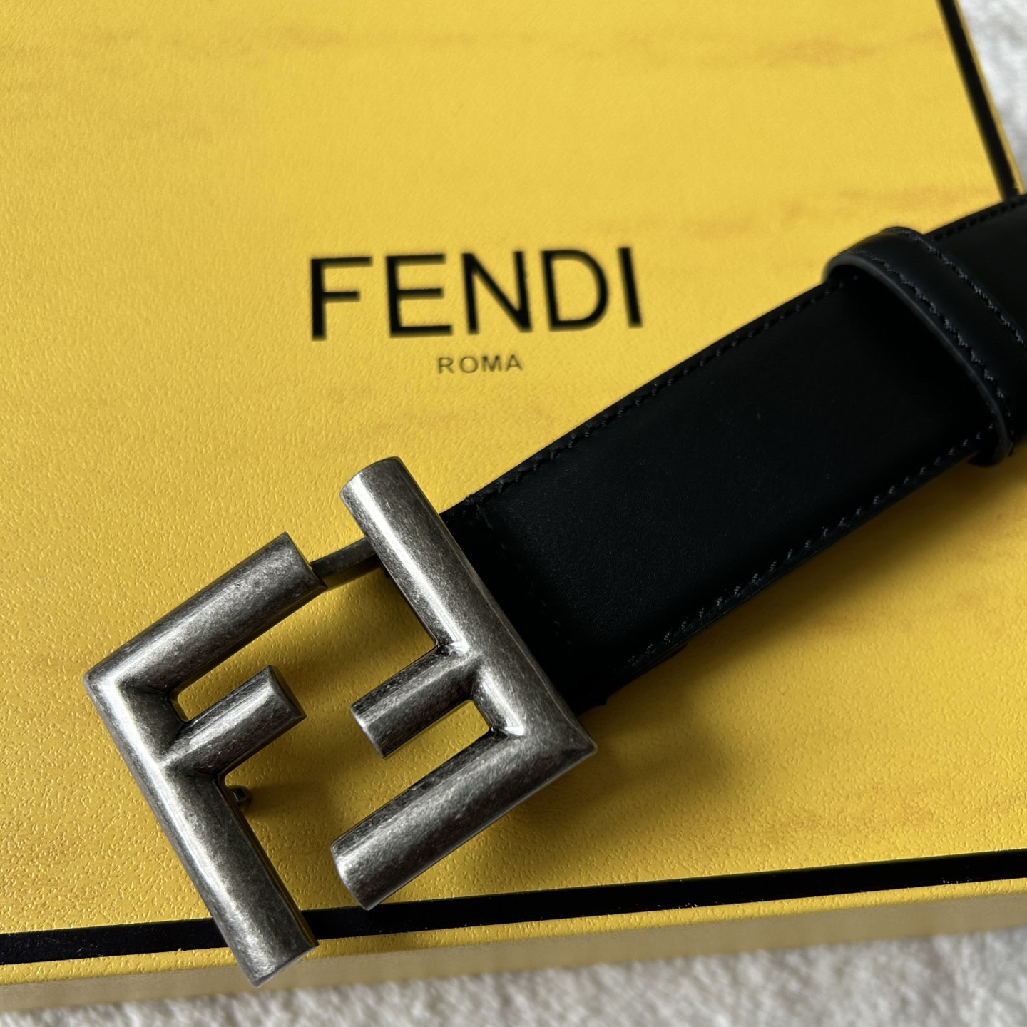 FENDI Unisex Casual Waist Belt Width 3.5cm Black Double-Sided Calf Leather With Loop And FF Nail Buckle Retro Gold Coated Metal Accessories Simple Fashionable Elegant And Atmospheri