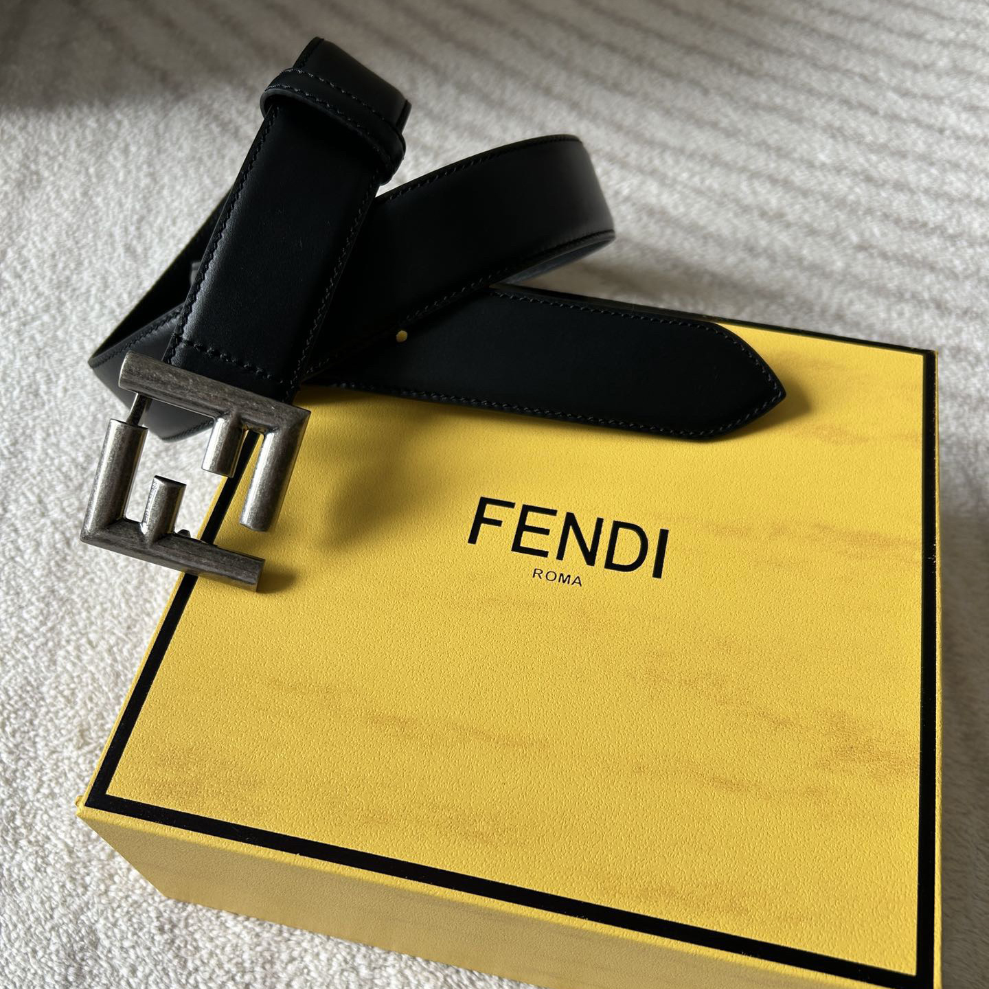 FENDI Unisex Casual Waist Belt Width 3.5cm Black Double-Sided Calf Leather With Loop And FF Nail Buckle Retro Gold Coated Metal Accessories Simple Fashionable Elegant And Atmospheri