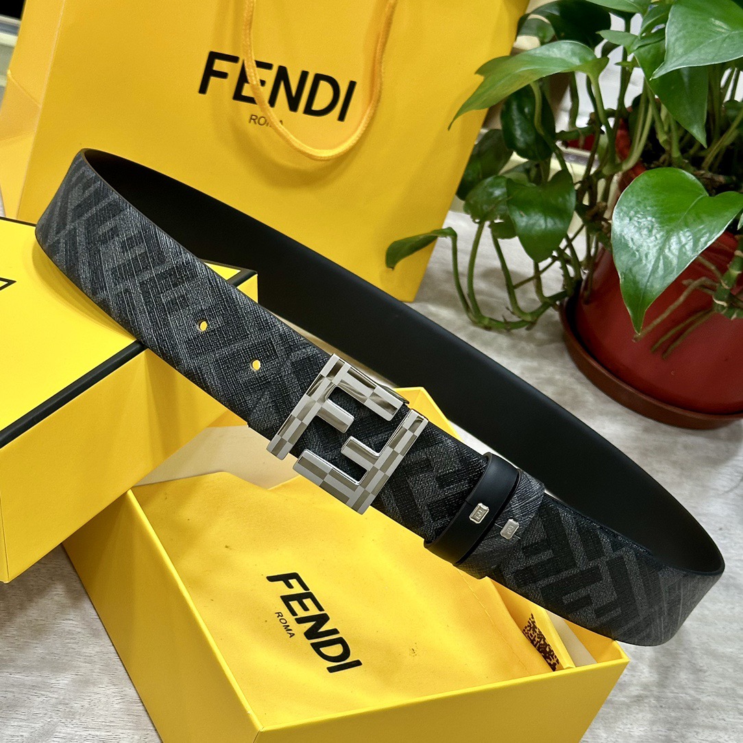 FENDI Leather It Has A Thick Touch With Clear And Distinct Printing Patterns It Is A Fashionable And Classic Men's Belt A Designer Belt A Casual And Smooth Buckle Belt For Both Women And Men With A Width Of 4.0 Cm And With Box