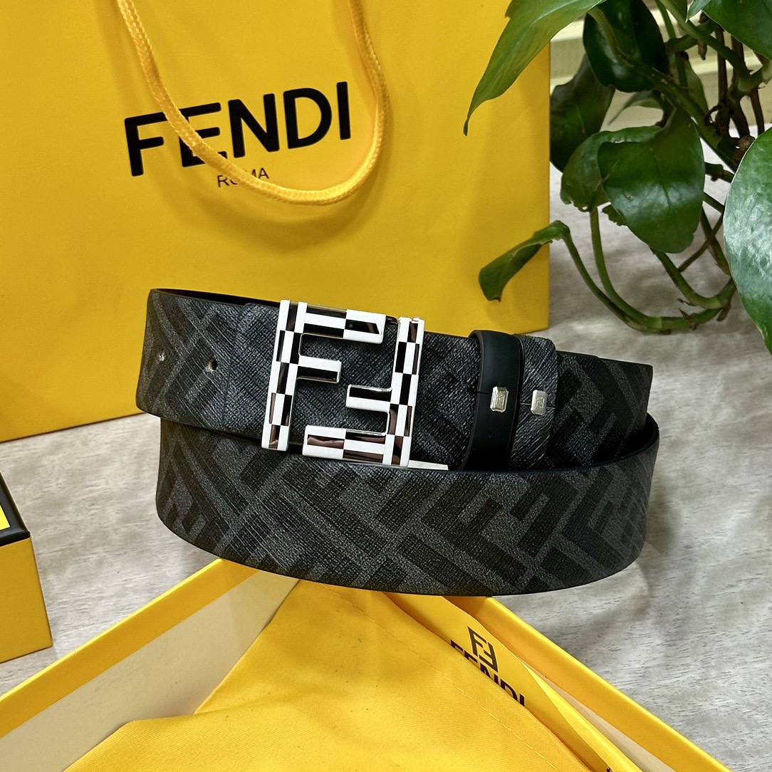 FENDI Leather It Has A Thick Touch With Clear And Distinct Printing Patterns It Is A Fashionable And Classic Men's Belt A Designer Belt A Casual And Smooth Buckle Belt For Both Women And Men With A Width Of 4.0 Cm And With Box