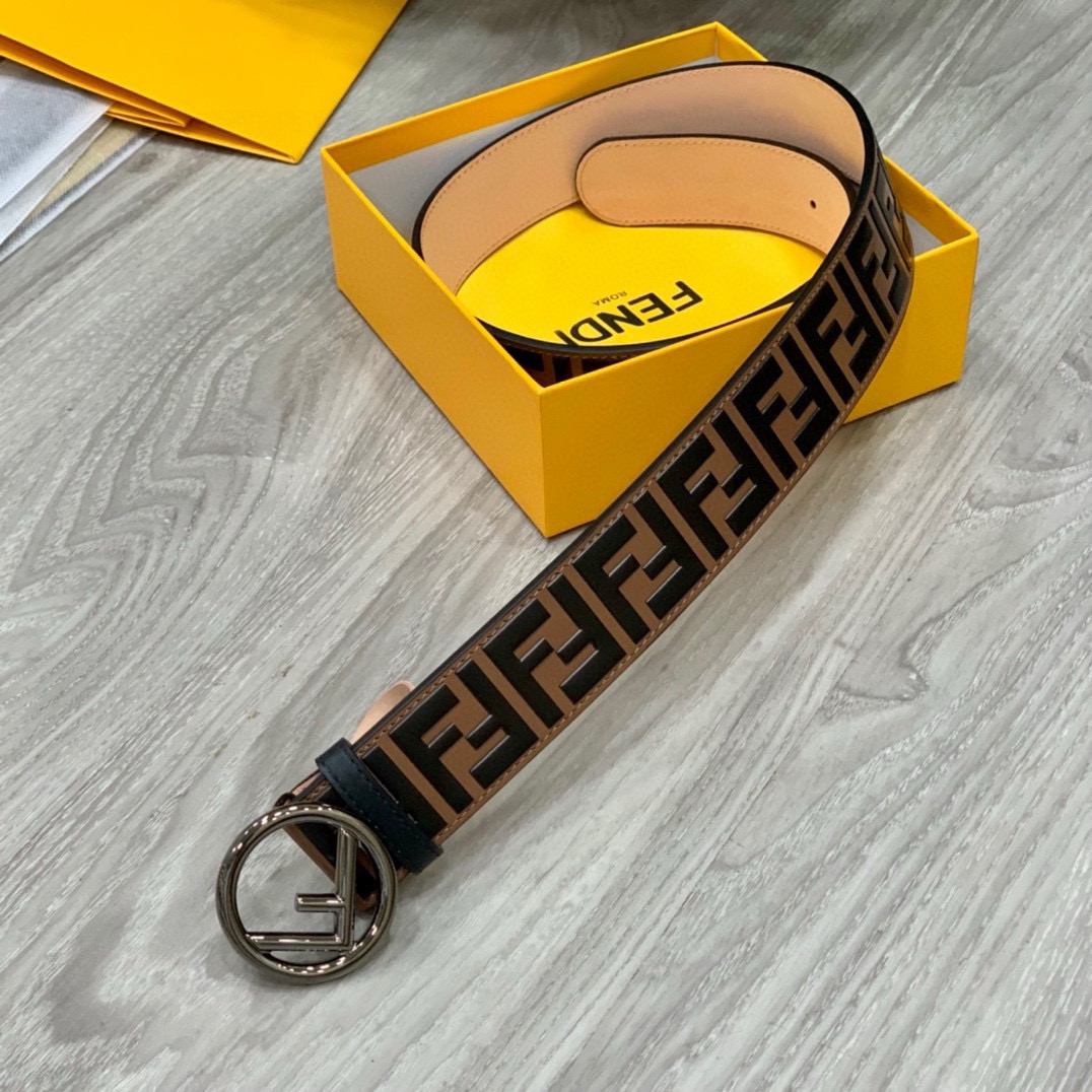 FENDI Leather It Has A Thick Touch With Clear And Distinct Printing Patterns It Is A Fashionable And Classic Men's Belt A Designer Belt A Casual And Smooth Buckle Belt For Both Women And Men With A Width Of 4.0 Cm And With Box