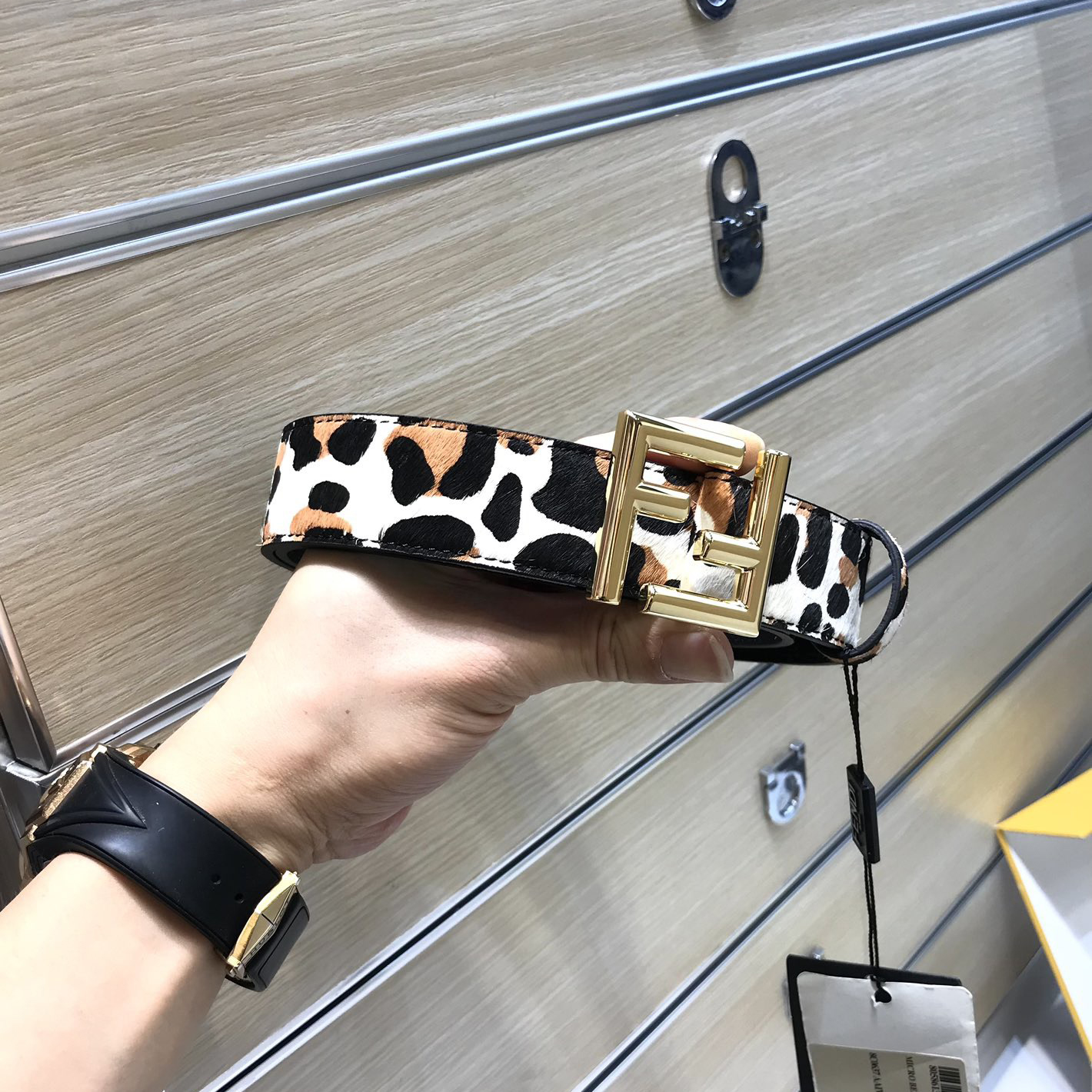 FENDI Designer Belt Men Belts Women's Brand Belt FF Is A Casual And Smooth Belt With Rivets And Three-Dimensional F-Buckles Made Of Wool Leather And Animal Print Patterns Suitable For Both Men And Women It Is 4.0 Centimeters Wide And Comes With A Box