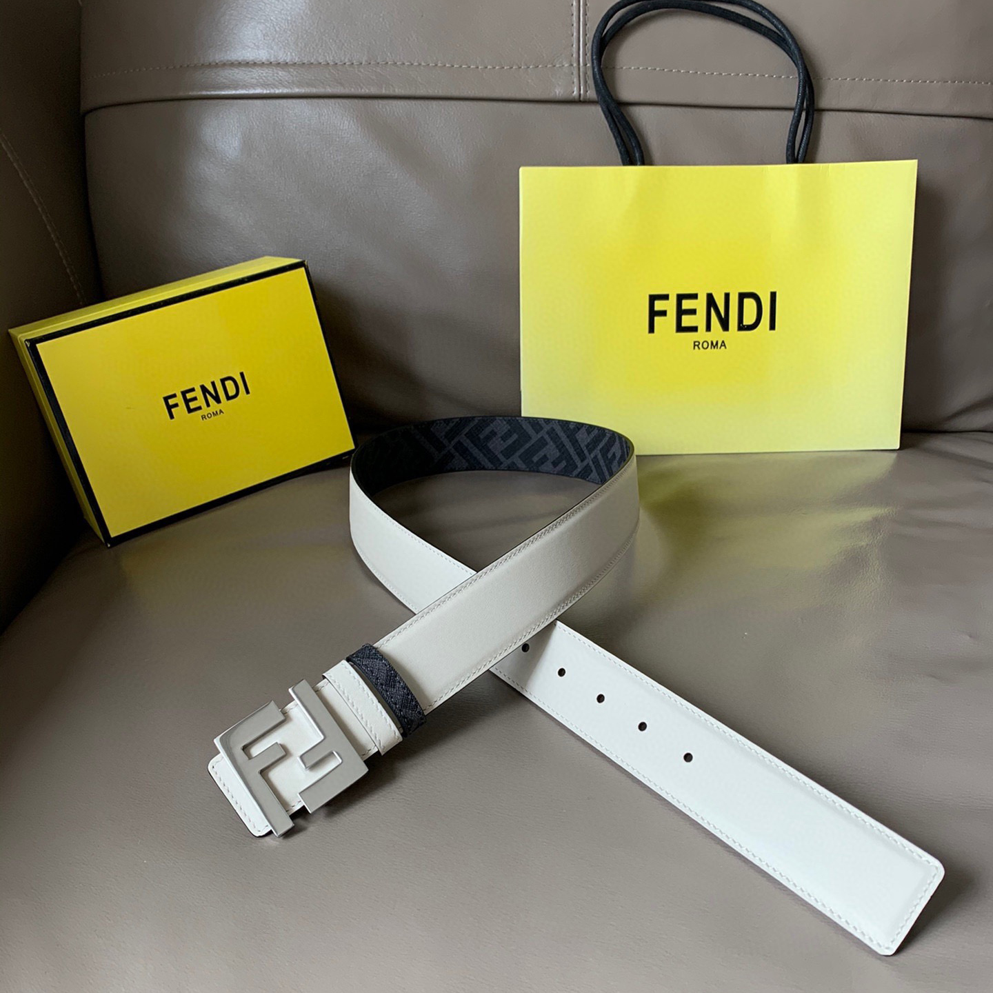 FENDI Unisex Casual Waist Belt Width 4.0cm With White Grain Cowhide Material On Both Sides Fabric Lining With Black And Gray Ff Patterns On The Back Silver Finish FF Metal Buckle
