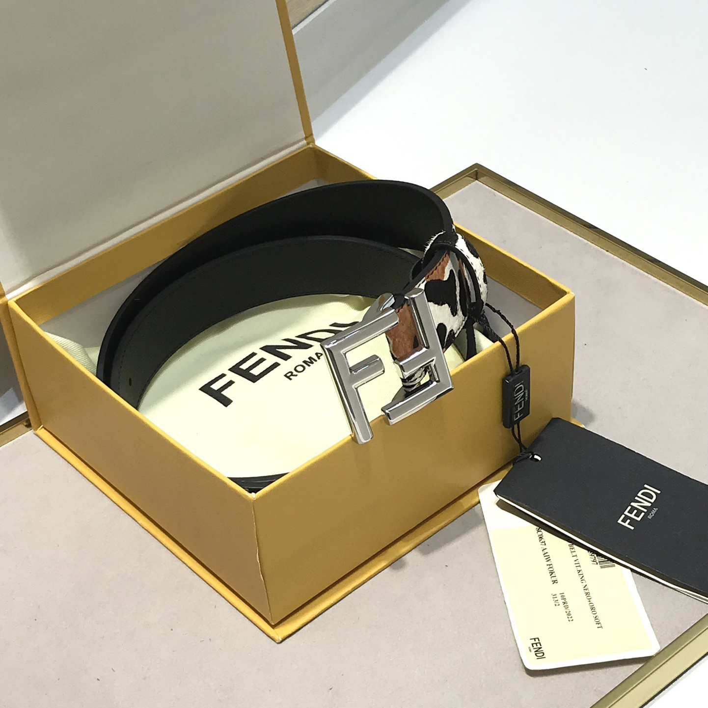 FENDI Designer Belt Men Belts Women's Brand Belt FF Is A Casual And Smooth Belt With Rivets And Three-Dimensional F-Buckles Made Of Wool Leather And Animal Print Patterns Suitable For Both Men And Women It Is 4.0 Centimeters Wide And Comes With A Box