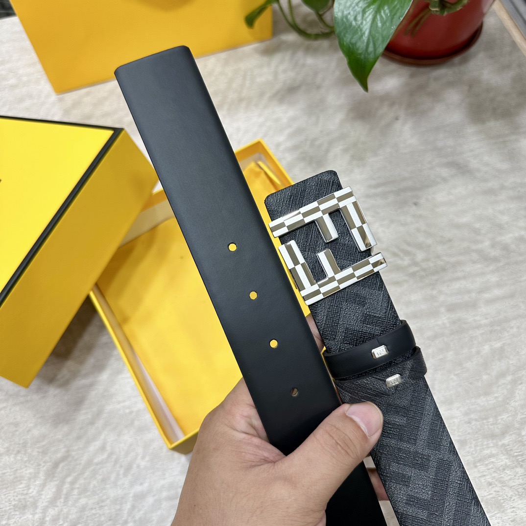 FENDI Leather It Has A Thick Touch With Clear And Distinct Printing Patterns It Is A Fashionable And Classic Men's Belt A Designer Belt A Casual And Smooth Buckle Belt For Both Women And Men With A Width Of 4.0 Cm And With Box