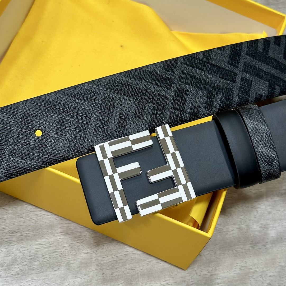 FENDI Leather It Has A Thick Touch With Clear And Distinct Printing Patterns It Is A Fashionable And Classic Men's Belt A Designer Belt A Casual And Smooth Buckle Belt For Both Women And Men With A Width Of 4.0 Cm And With Box