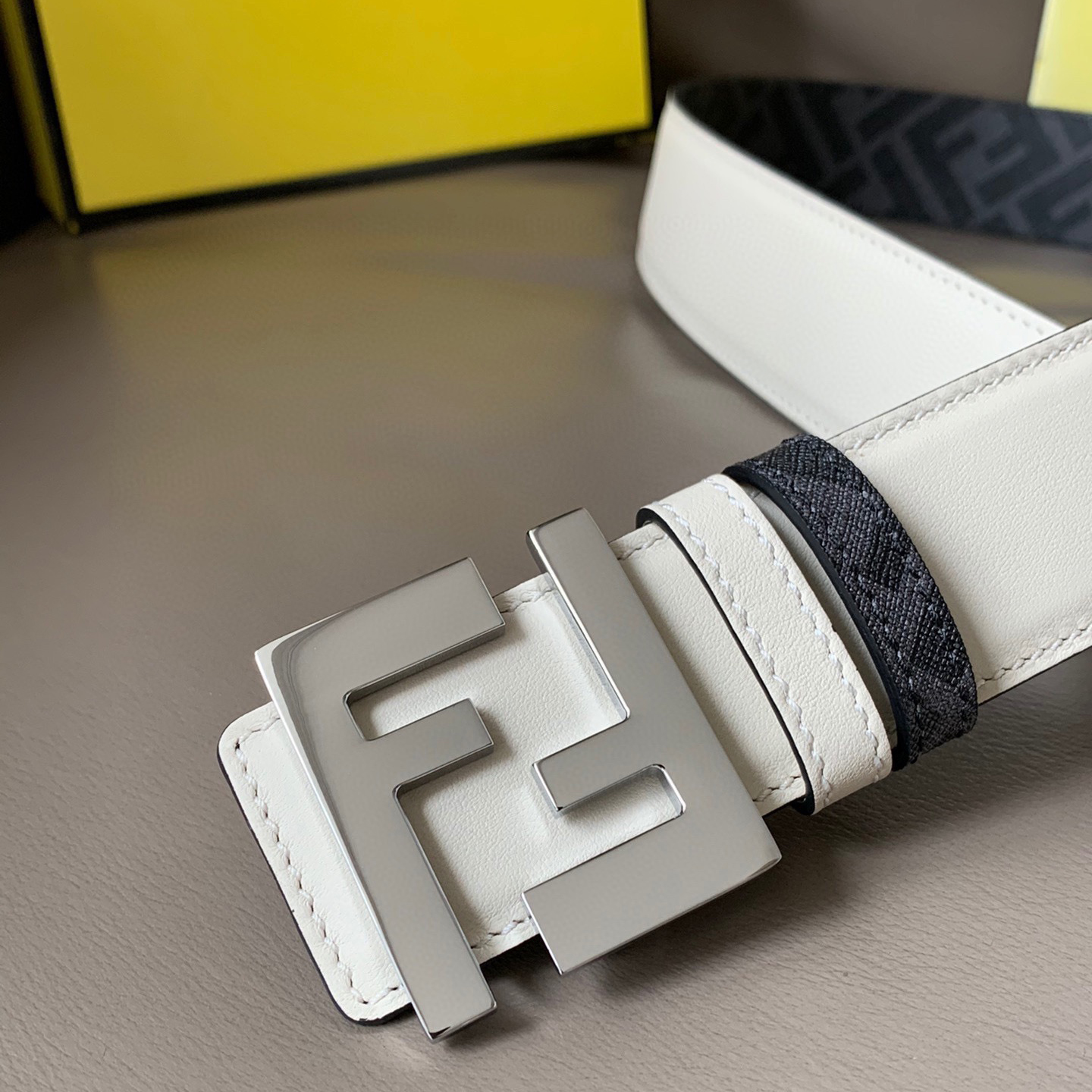 FENDI Unisex Casual Waist Belt Width 4.0cm With White Grain Cowhide Material On Both Sides Fabric Lining With Black And Gray Ff Patterns On The Back Silver Finish FF Metal Buckle