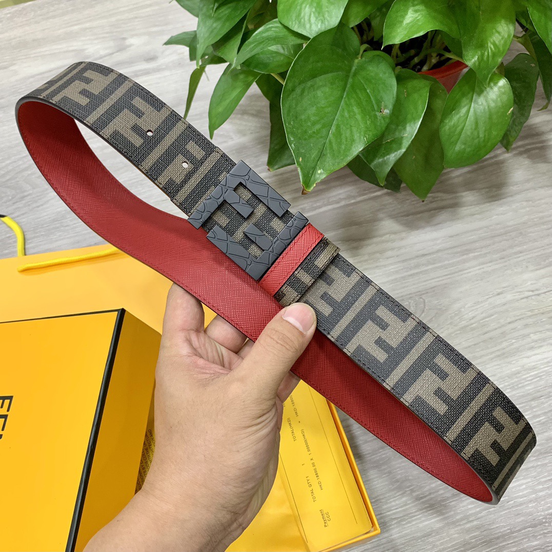 FENDI Leather It Has A Thick Touch With Clear And Distinct Printing Patterns It Is A Fashionable And Classic Men's Belt A Designer Belt A Casual And Smooth Buckle Belt For Both Women And Men With A Width Of 3.8 Cm And With Box