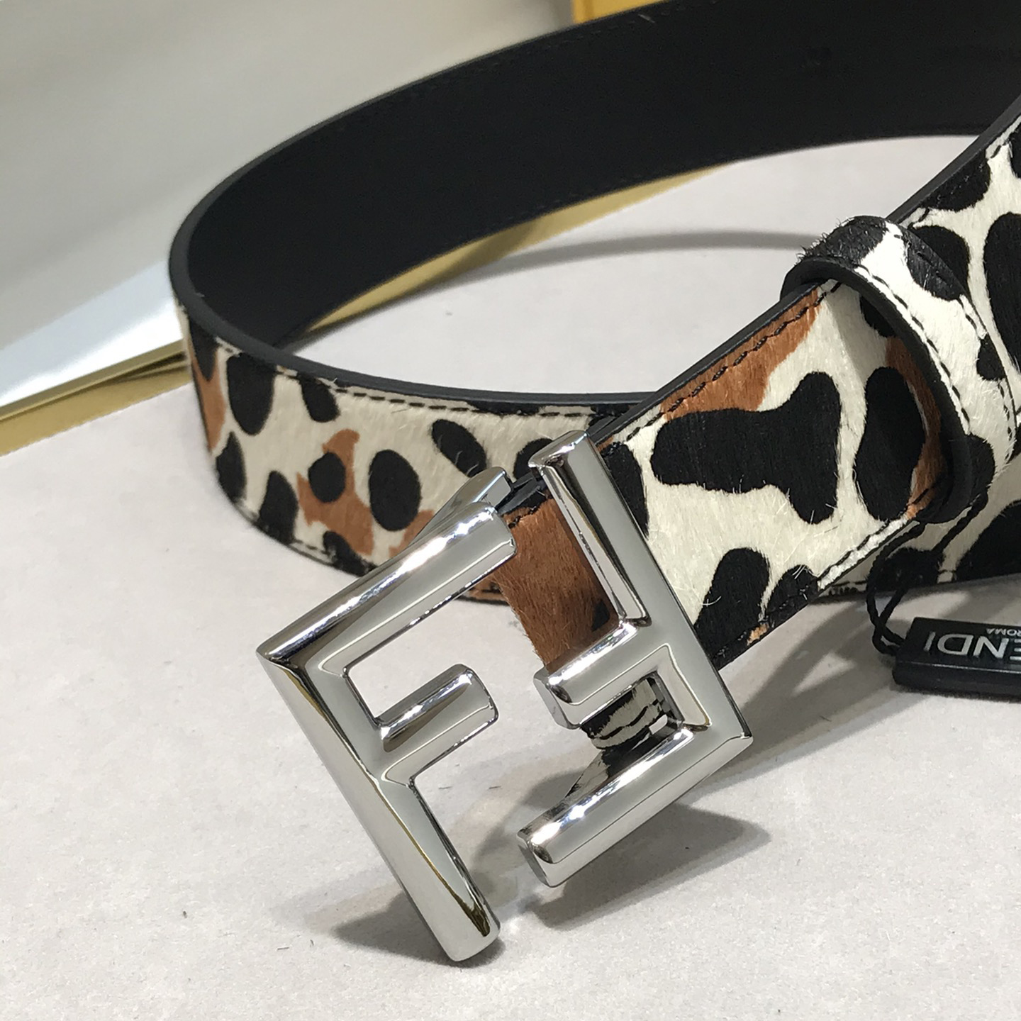 FENDI Designer Belt Men Belts Women's Brand Belt FF Is A Casual And Smooth Belt With Rivets And Three-Dimensional F-Buckles Made Of Wool Leather And Animal Print Patterns Suitable For Both Men And Women It Is 4.0 Centimeters Wide And Comes With A Box