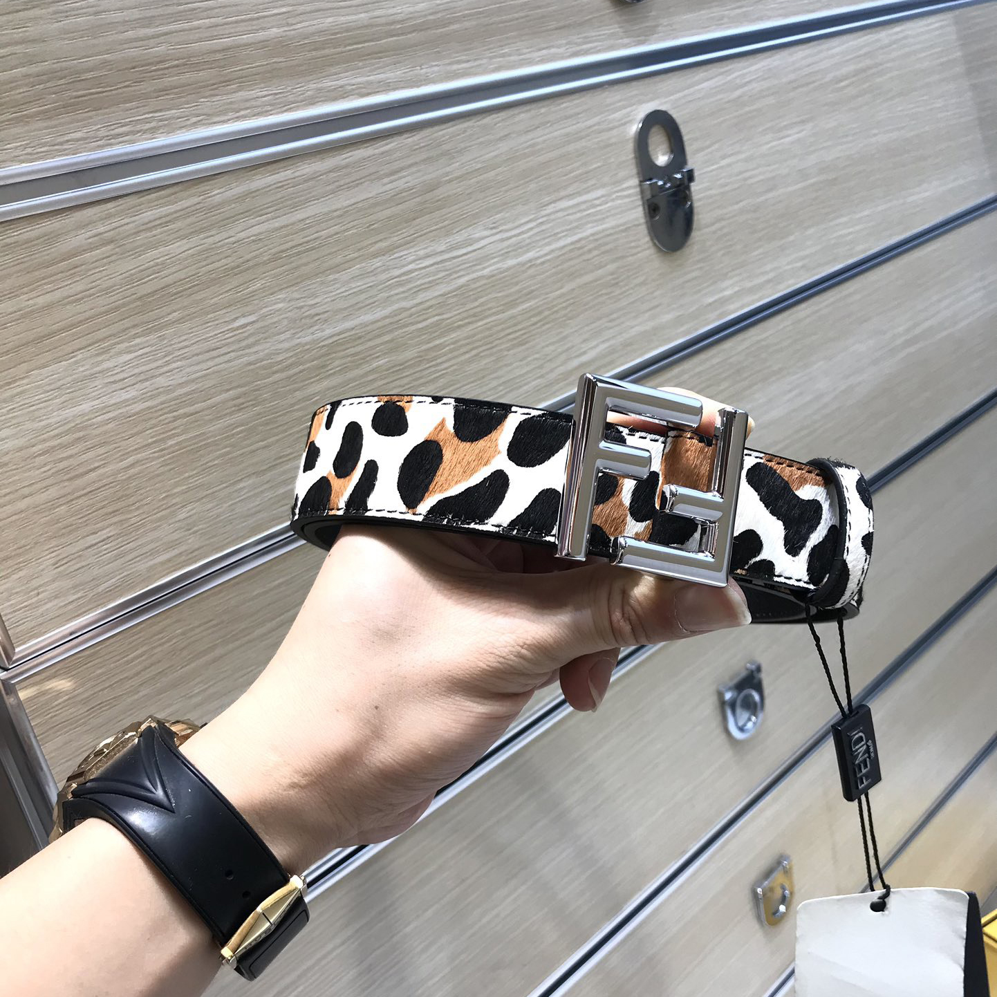 FENDI Designer Belt Men Belts Women's Brand Belt FF Is A Casual And Smooth Belt With Rivets And Three-Dimensional F-Buckles Made Of Wool Leather And Animal Print Patterns Suitable For Both Men And Women It Is 4.0 Centimeters Wide And Comes With A Box