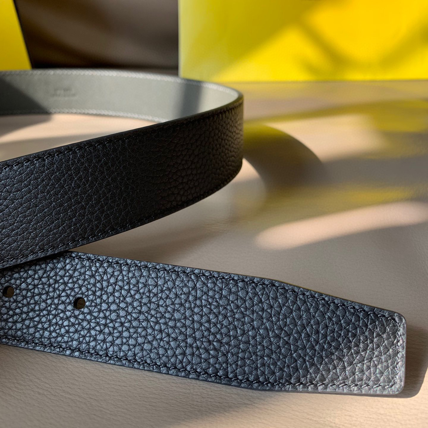 FENDI Men's Casual Needle Buckle Width 3.5cm Belt Comes with Two Belt Rings, One Adorned with Metal Nameplate and Engraved with FF Pattern Two tone Design Black Cuoio Romano Leather Material Gray Calf Inner Lining