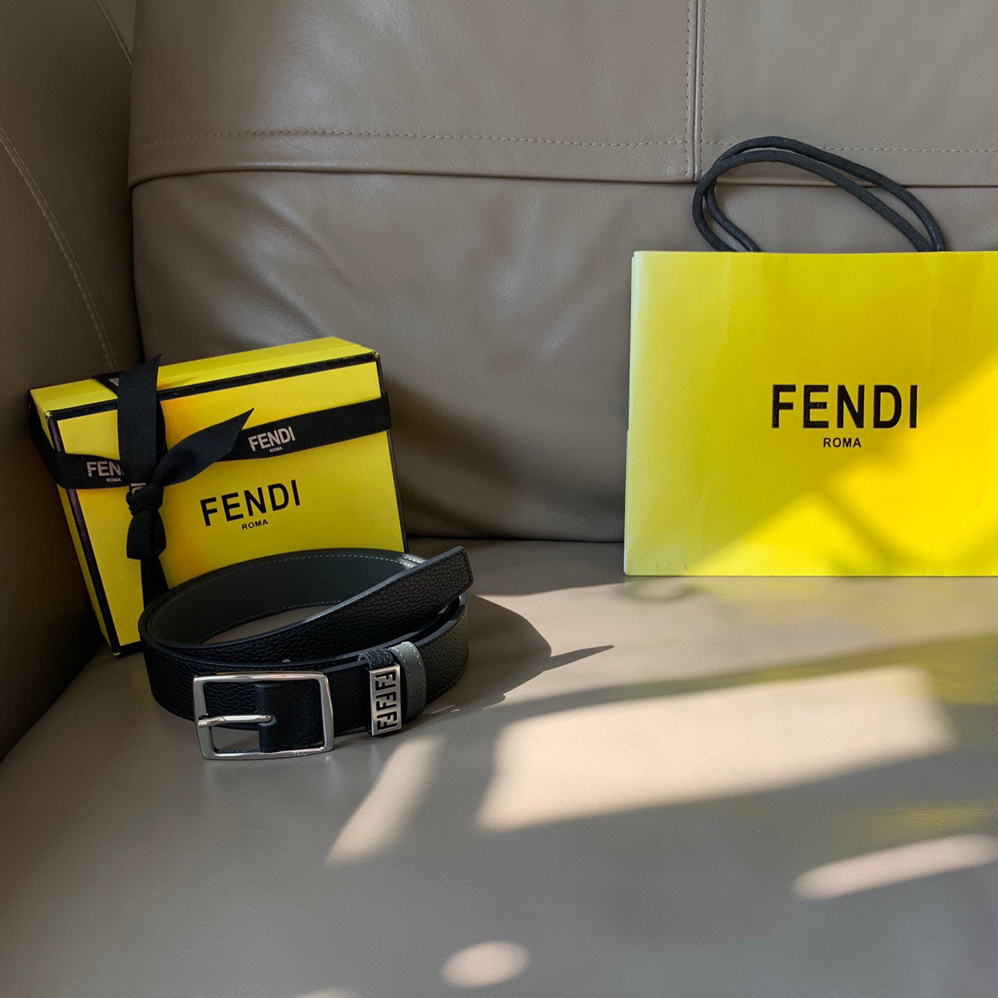 FENDI Men's Casual Needle Buckle Width 3.5cm Belt Comes with Two Belt Rings, One Adorned with Metal Nameplate and Engraved with FF Pattern Two tone Design Black Cuoio Romano Leather Material Gray Calf Inner Lining