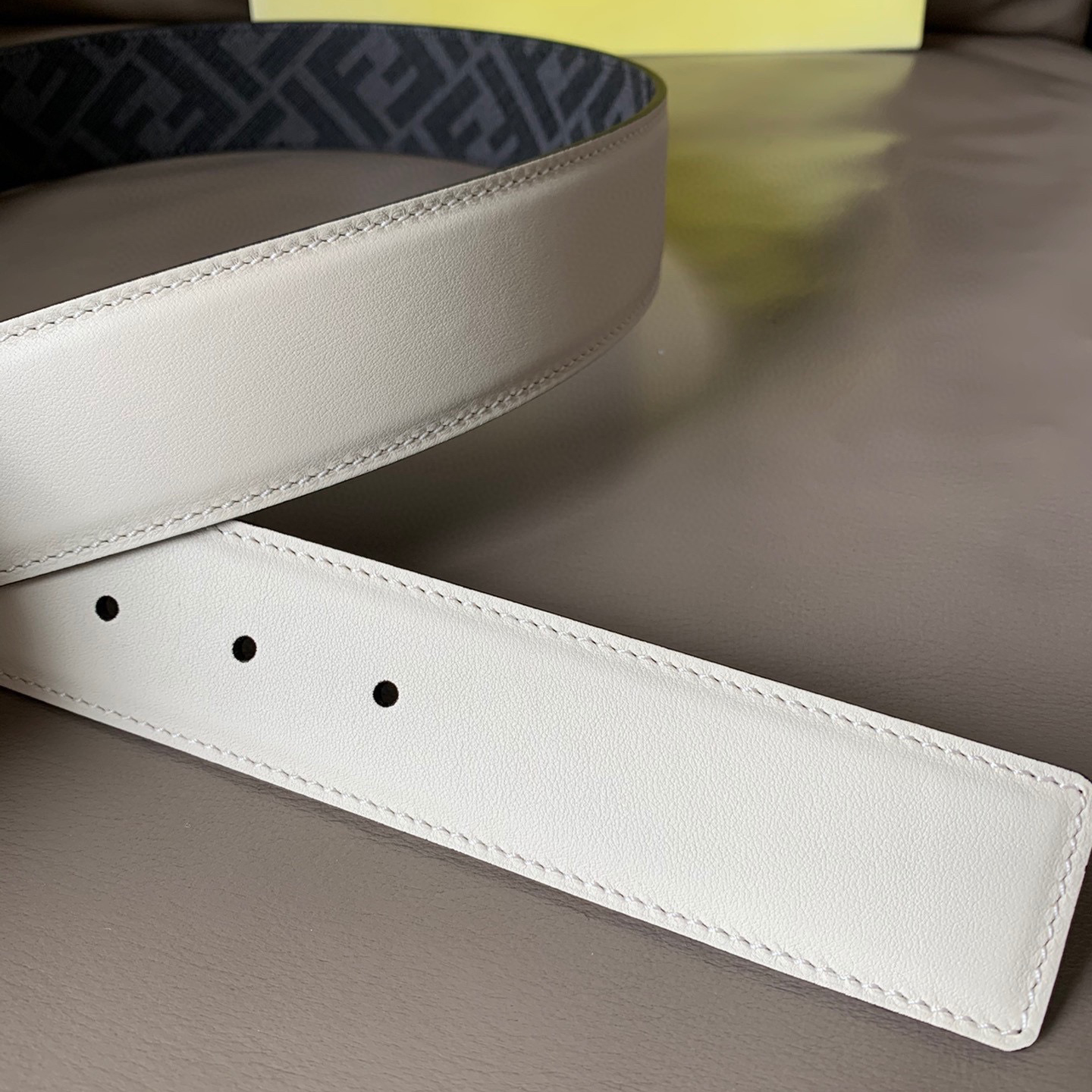 FENDI Unisex Casual Waist Belt Width 4.0cm With White Grain Cowhide Material On Both Sides Fabric Lining With Black And Gray Ff Patterns On The Back Silver Finish FF Metal Buckle