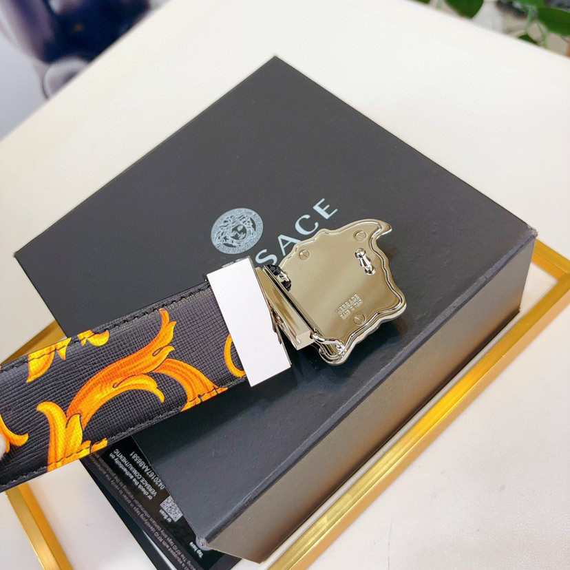Versace Leather It Has A Thick Touch With Clear And Distinct Printing Patterns It Is A Fashionable And Classic Men's Belt A Designer Belt A Casual And Smooth Buckle Belt For Both Women And Men With A Width Of 4.0 Cm And With Box