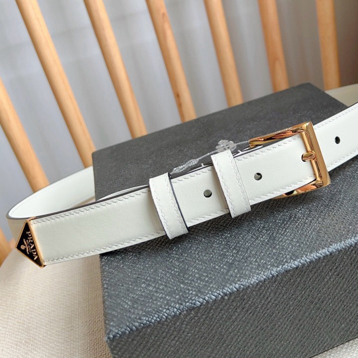 Prada Belts For Women Designer Belt Exudes A Simple Yet Exquisite Elegance The Enamel Coated Metal Triangle Logo At The Tip Showcases Its Iconic Design And Is An Ideal Accessory For Ada's Women's Ready To Wear Collection Measuring 2.5cm In Width