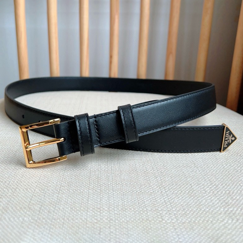 Prada Belts For Women Designer Belt Exudes A Simple Yet Exquisite Elegance The Enamel Coated Metal Triangle Logo At The Tip Showcases Its Iconic Design And Is An Ideal Accessory For Ada's Women's Ready To Wear Collection Measuring 2.5cm In Width