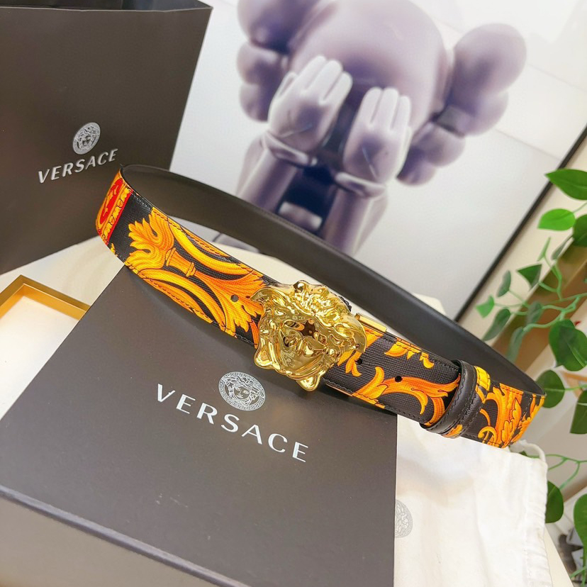 Versace Leather It Has A Thick Touch With Clear And Distinct Printing Patterns It Is A Fashionable And Classic Men's Belt A Designer Belt A Casual And Smooth Buckle Belt For Both Women And Men With A Width Of 4.0 Cm And With Box