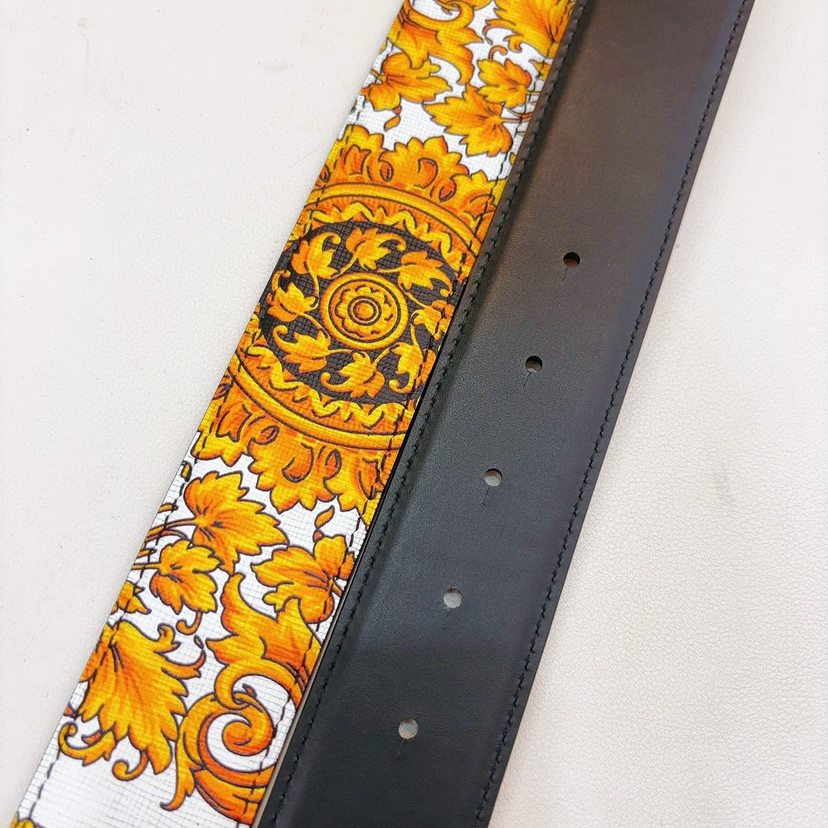 Versace Leather It Has A Thick Touch With Clear And Distinct Printing Patterns It Is A Fashionable And Classic Men's Belt A Designer Belt A Casual And Smooth Buckle Belt For Both Women And Men With A Width Of 4.0 Cm And With Box