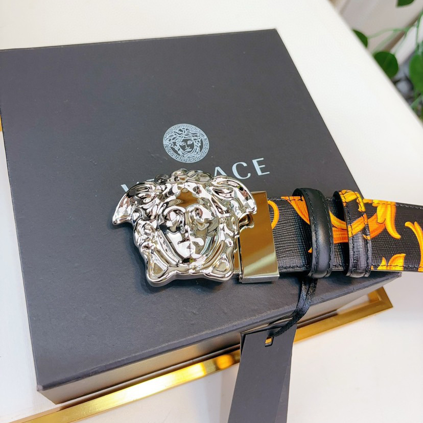 Versace Leather It Has A Thick Touch With Clear And Distinct Printing Patterns It Is A Fashionable And Classic Men's Belt A Designer Belt A Casual And Smooth Buckle Belt For Both Women And Men With A Width Of 4.0 Cm And With Box