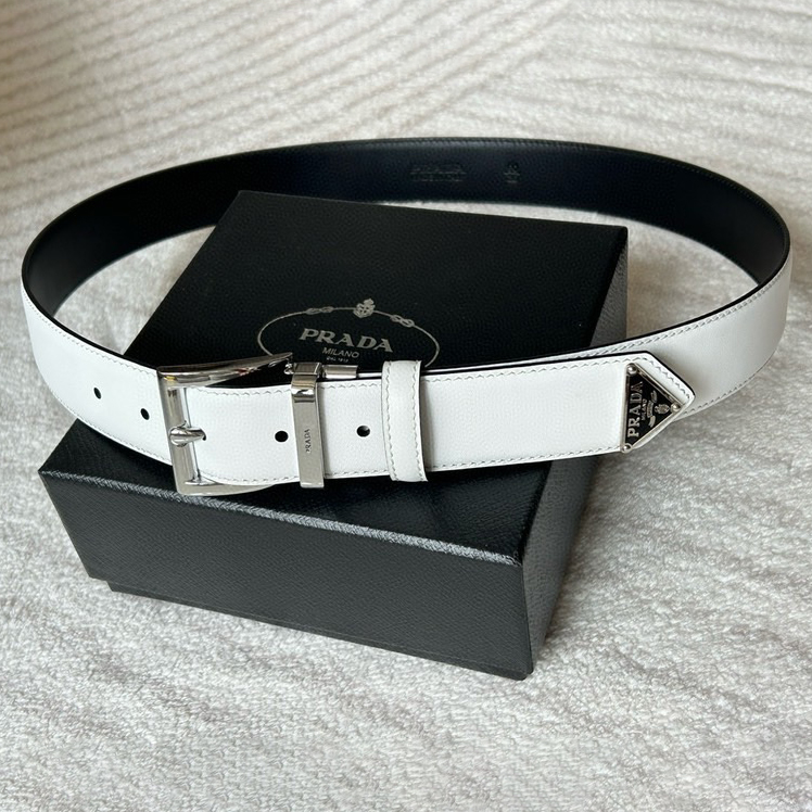 Prada Designer Belt Men Belts Women's Brand Belt The Gorgeous Leather Belt Releases A Simple Yet Exquisite Enamel Metal Triangle Logo At The Tip Showcasing The Iconic Women And Men With A Width Of 3.5cm And With Box