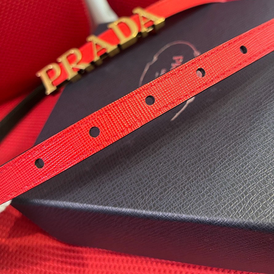 Prada Women's Brand Belt Women's High End Fashion Personalized Casual Women's Belt Saffron Imported Head Layer Cross Pattern With A Width Of 1.5cm And With Box