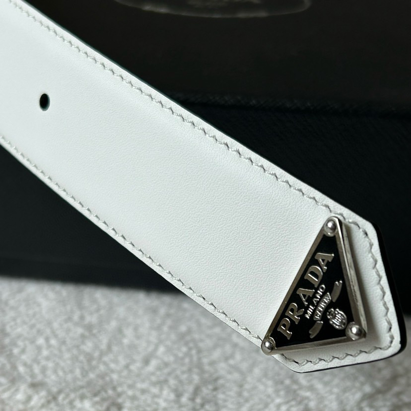 Prada Designer Belt Men Belts Women's Brand Belt The Gorgeous Leather Belt Releases A Simple Yet Exquisite Enamel Metal Triangle Logo At The Tip Showcasing The Iconic Women And Men With A Width Of 3.5cm And With Box