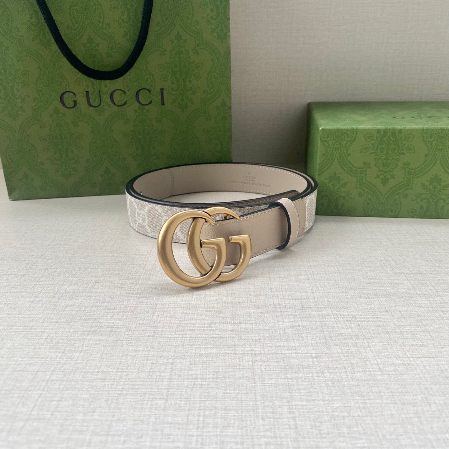 Gucci Leather It Has A Thick Touch With Clear And Distinct Printing Patterns It Is A Fashionable And Classic Men's Belt A Designer Belt A Casual And Smooth Buckle Belt For Both Women And Men With A Width Of 4.0cm And With Box