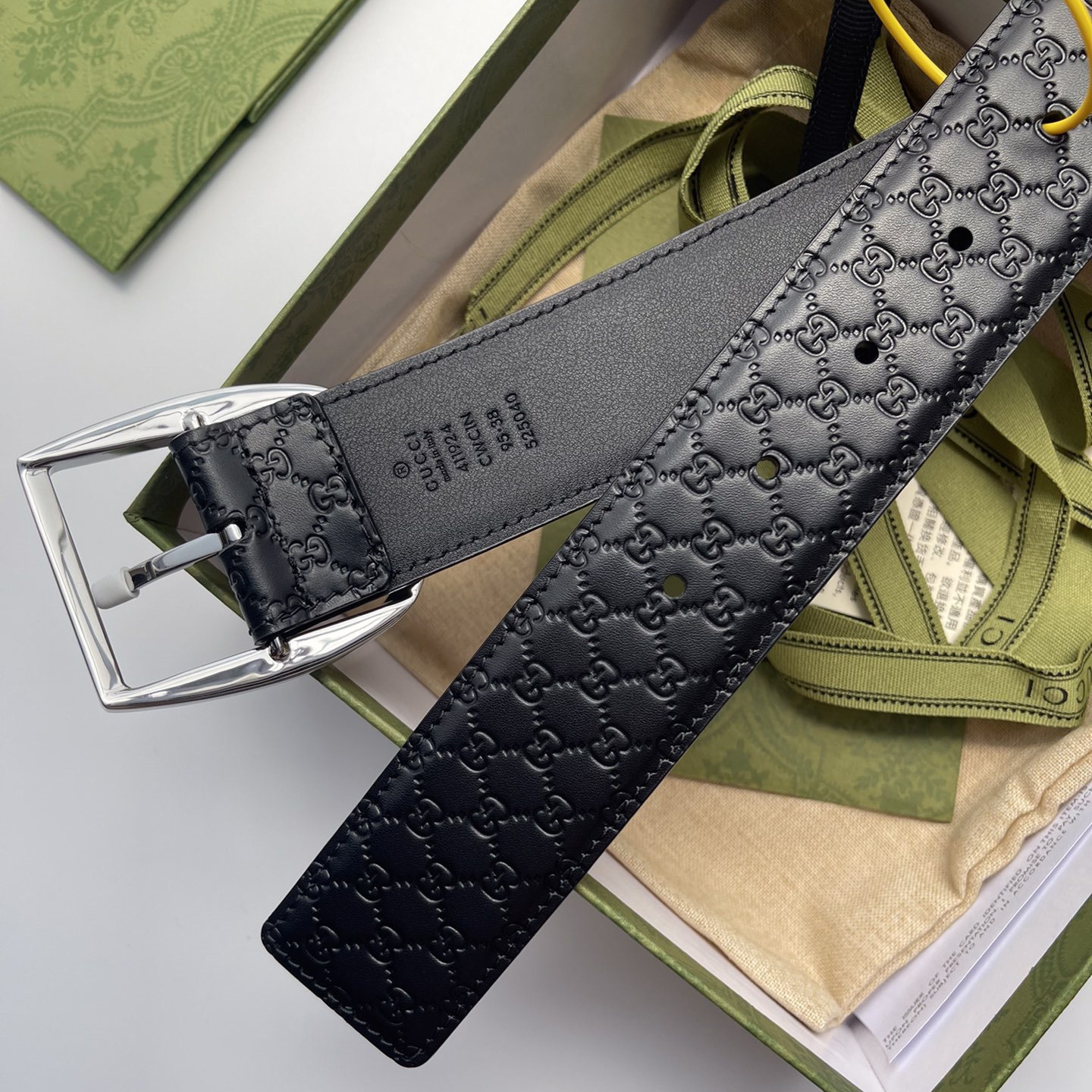 Gucci Leather It Has A Thick Touch With Clear And Distinct Printing Patterns It Is A Fashionable And Classic Men's Belt A Designer Belt A Casual And Smooth Buckle Belt For Both Women And Men With A Width Of 4.0cm And With Box