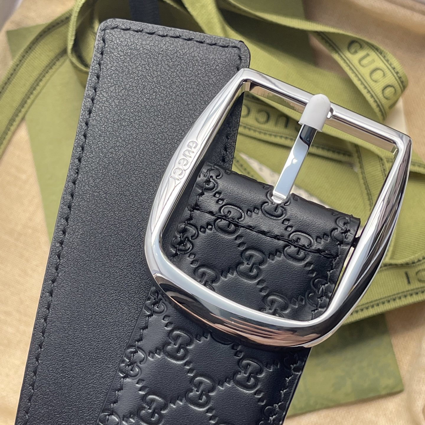 Gucci Leather It Has A Thick Touch With Clear And Distinct Printing Patterns It Is A Fashionable And Classic Men's Belt A Designer Belt A Casual And Smooth Buckle Belt For Both Women And Men With A Width Of 4.0cm And With Box