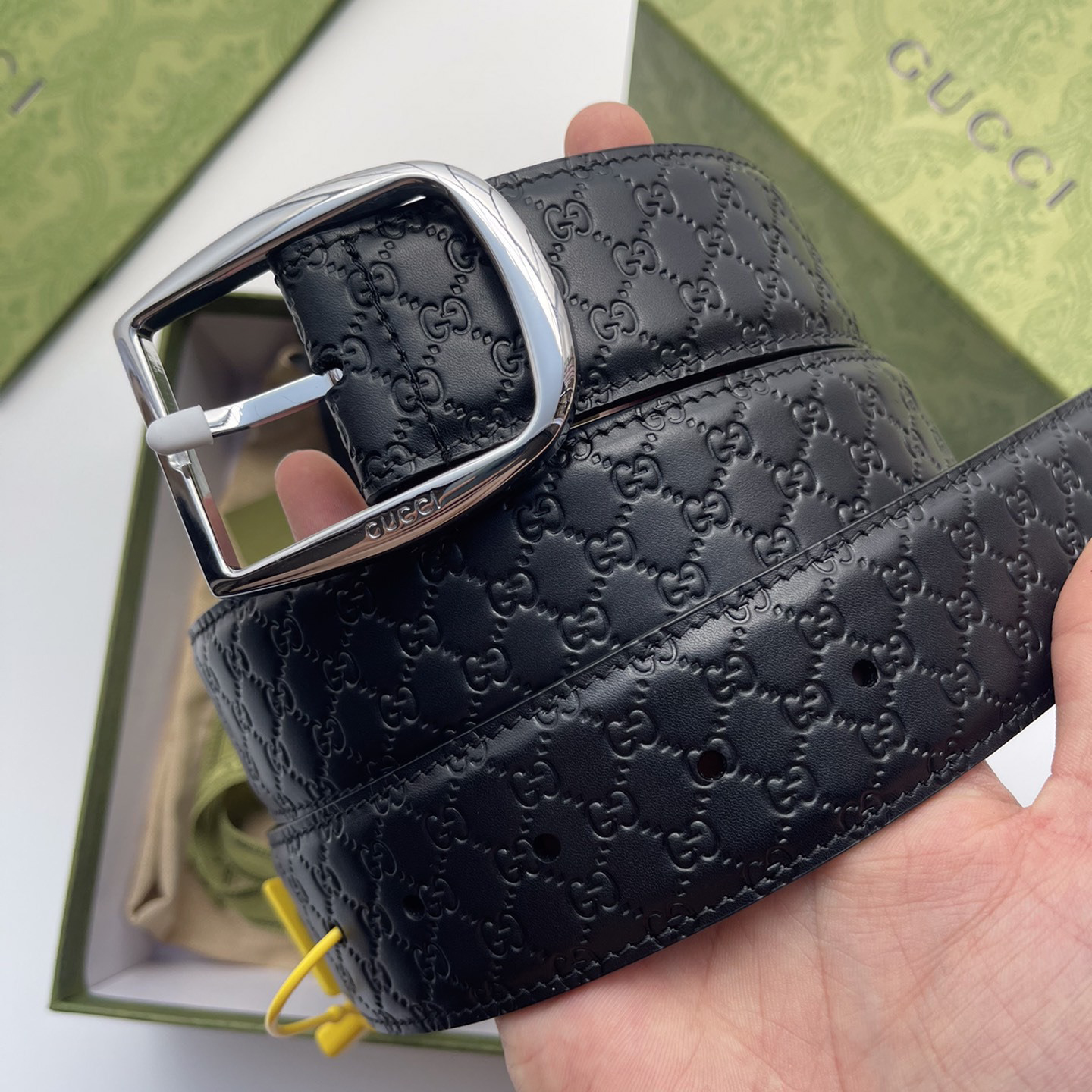 Gucci Leather It Has A Thick Touch With Clear And Distinct Printing Patterns It Is A Fashionable And Classic Men's Belt A Designer Belt A Casual And Smooth Buckle Belt For Both Women And Men With A Width Of 4.0cm And With Box