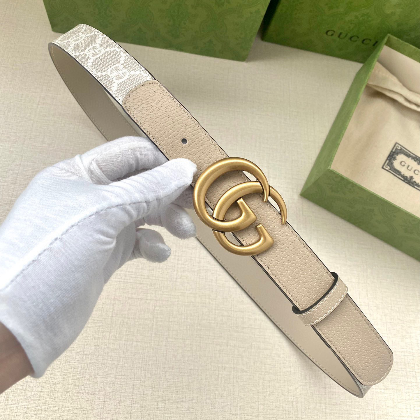 Gucci Leather It Has A Thick Touch With Clear And Distinct Printing Patterns It Is A Fashionable And Classic Men's Belt A Designer Belt A Casual And Smooth Buckle Belt For Both Women And Men With A Width Of 4.0cm And With Box