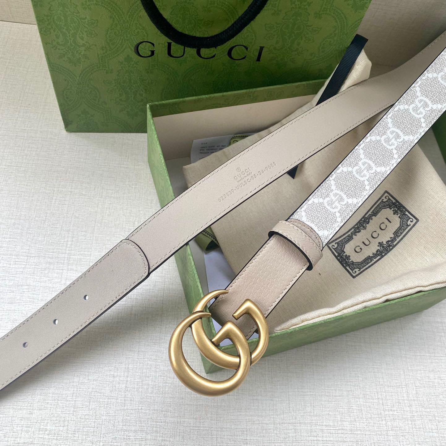 Gucci Leather It Has A Thick Touch With Clear And Distinct Printing Patterns It Is A Fashionable And Classic Men's Belt A Designer Belt A Casual And Smooth Buckle Belt For Both Women And Men With A Width Of 4.0cm And With Box