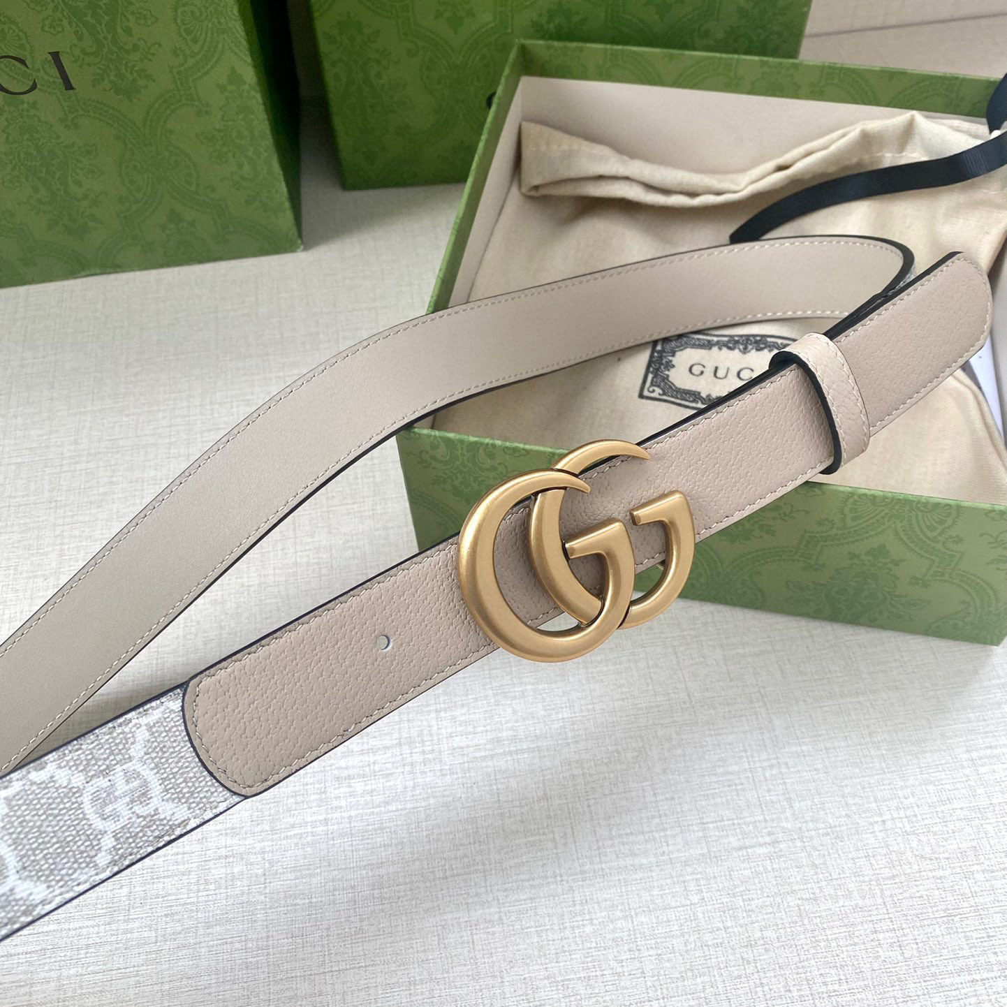 Gucci Leather It Has A Thick Touch With Clear And Distinct Printing Patterns It Is A Fashionable And Classic Men's Belt A Designer Belt A Casual And Smooth Buckle Belt For Both Women And Men With A Width Of 4.0cm And With Box