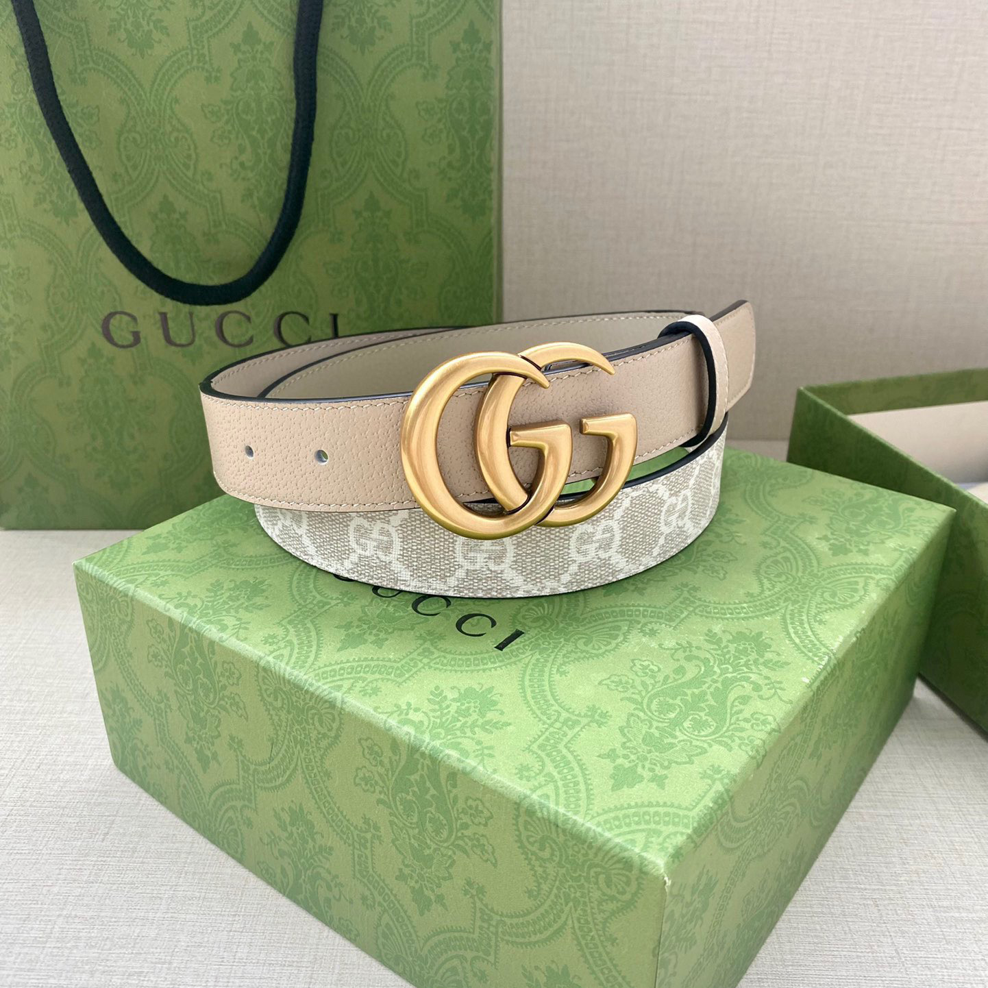 Gucci Leather It Has A Thick Touch With Clear And Distinct Printing Patterns It Is A Fashionable And Classic Men's Belt A Designer Belt A Casual And Smooth Buckle Belt For Both Women And Men With A Width Of 4.0cm And With Box