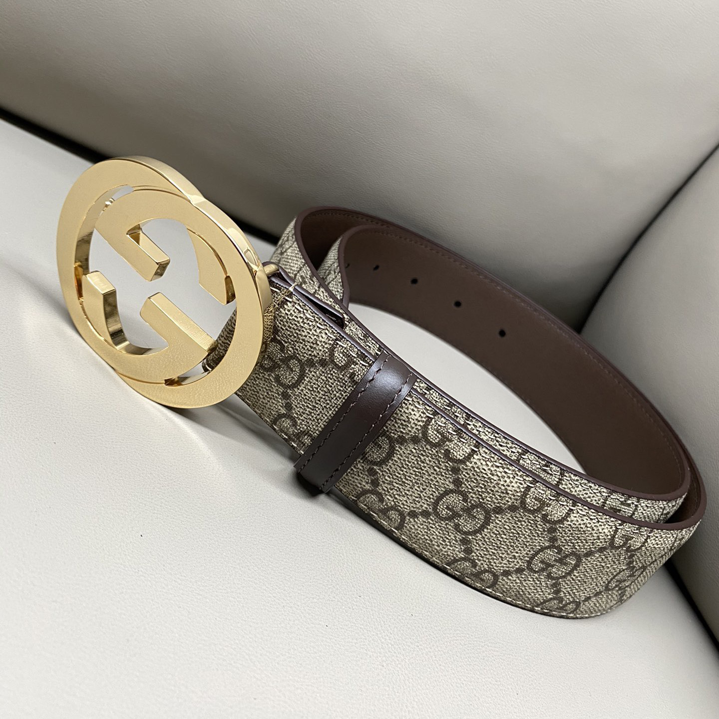 Gucci Leather It Has A Thick Touch With Clear And Distinct Printing Patterns It Is A Fashionable And Classic Men's Belt A Designer Belt A Casual And Smooth Buckle Belt For Both Women And Men With A Width Of 4.0cm And With Box