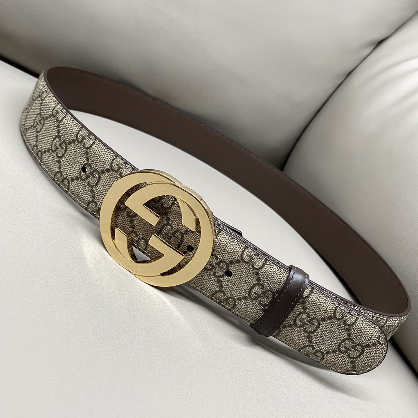 Gucci Leather It Has A Thick Touch With Clear And Distinct Printing Patterns It Is A Fashionable And Classic Men's Belt A Designer Belt A Casual And Smooth Buckle Belt For Both Women And Men With A Width Of 4.0cm And With Box