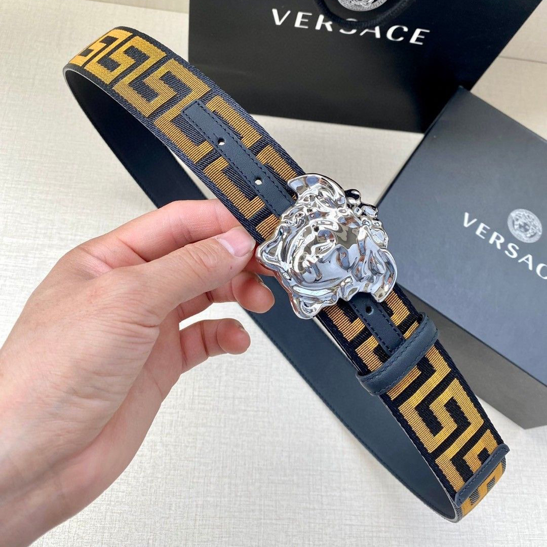 Versace Leather It Has A Thick Touch With Clear And Distinct Printing Patterns It Is A Fashionable And Classic Men's Belt A Designer Belt A Casual And Smooth Buckle Belt For Both Women And Men With A Width Of 4.0cm And With Box