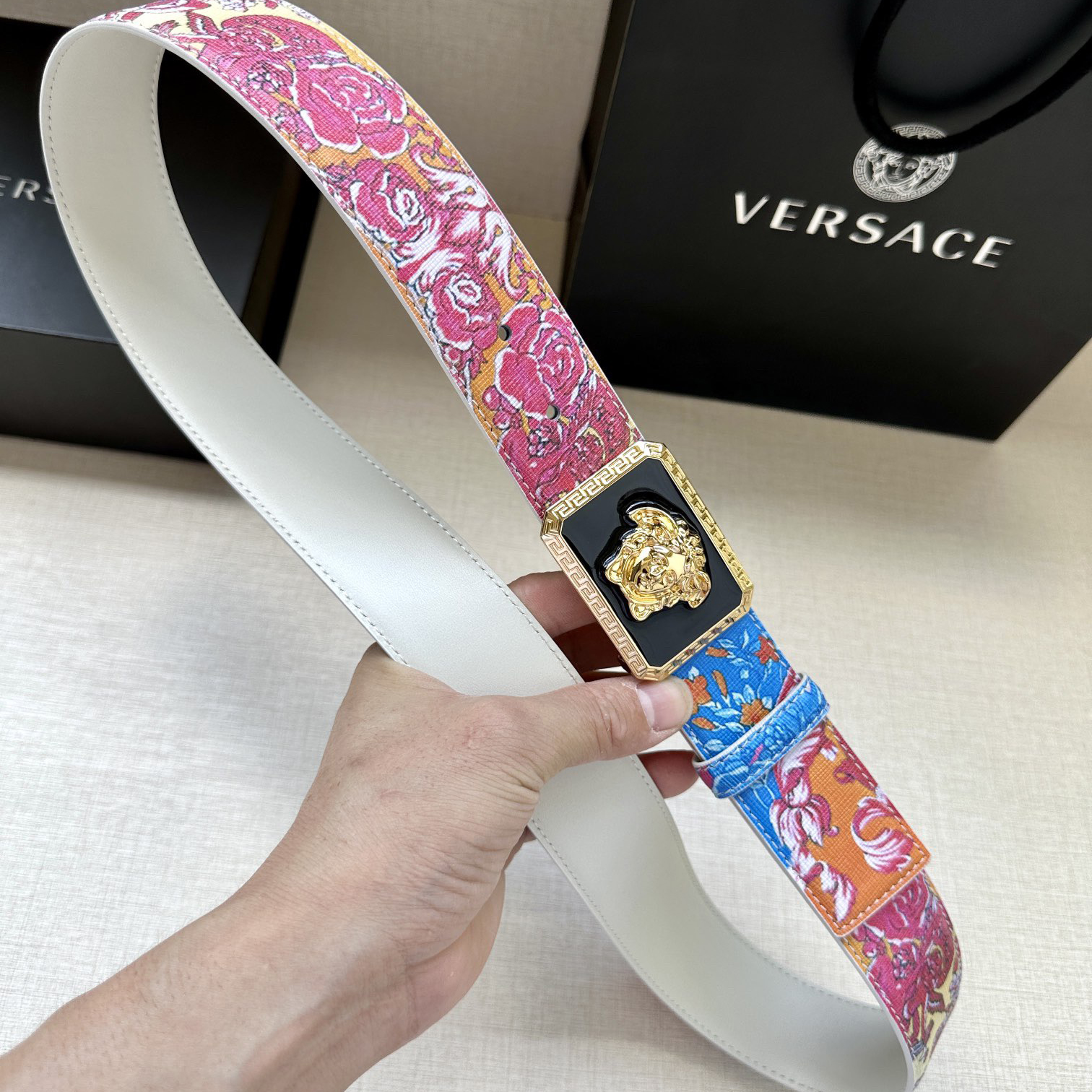 Versace Leather It Has A Thick Touch With Clear And Distinct Printing Patterns It Is A Fashionable And Classic Womens Belt A Designer Belt A Casual And Smooth Buckle Belt For Women With A Width Of 4.0cm And With Box