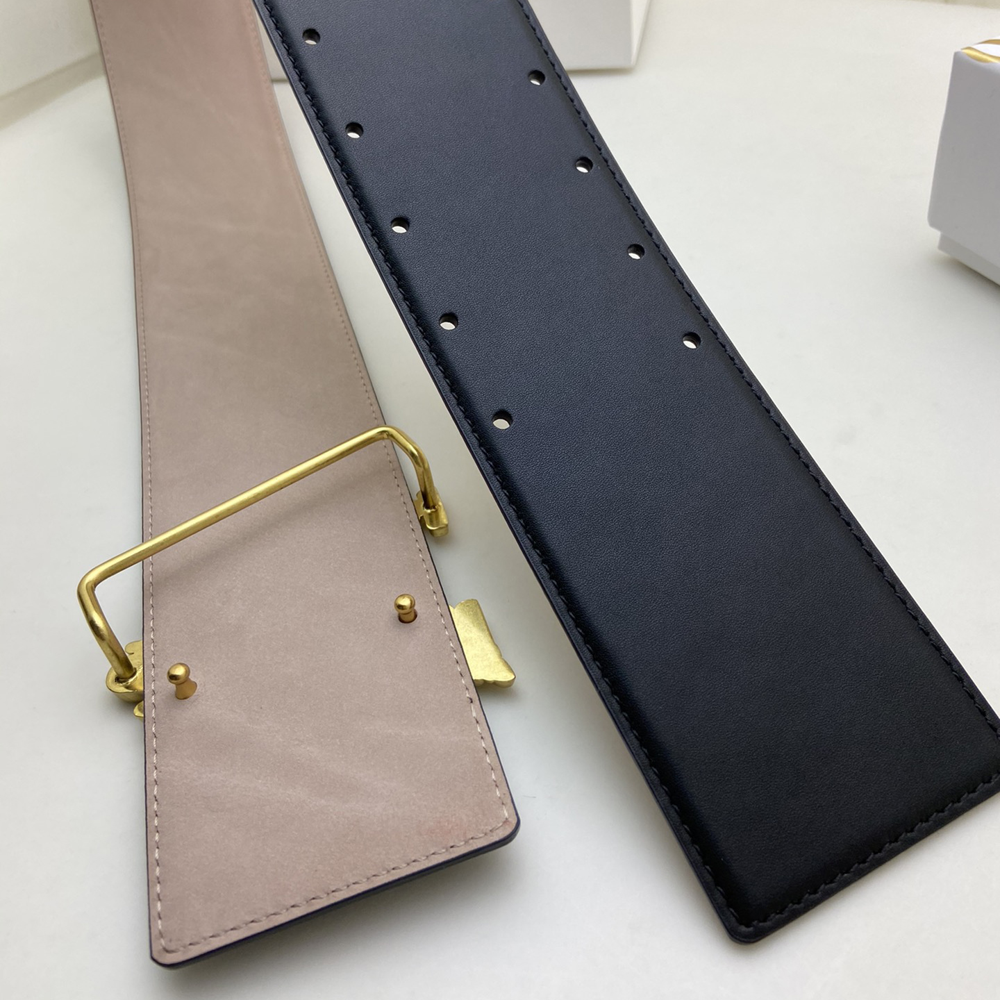 Versace Designer Belt Men Belts Women's Brand Belt Luxury Belt Features A Double-Sided Cowhide Matte Bottom With A Super Soft Feel Exclusive Customization Of Antique Gold Patterned Hardware Elegant And Luxurious Casual Style Fashionable Taste