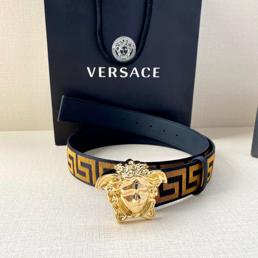 Versace Leather It Has A Thick Touch With Clear And Distinct Printing Patterns It Is A Fashionable And Classic Men's Belt A Designer Belt A Casual And Smooth Buckle Belt For Both Women And Men With A Width Of 4.0cm And With Box