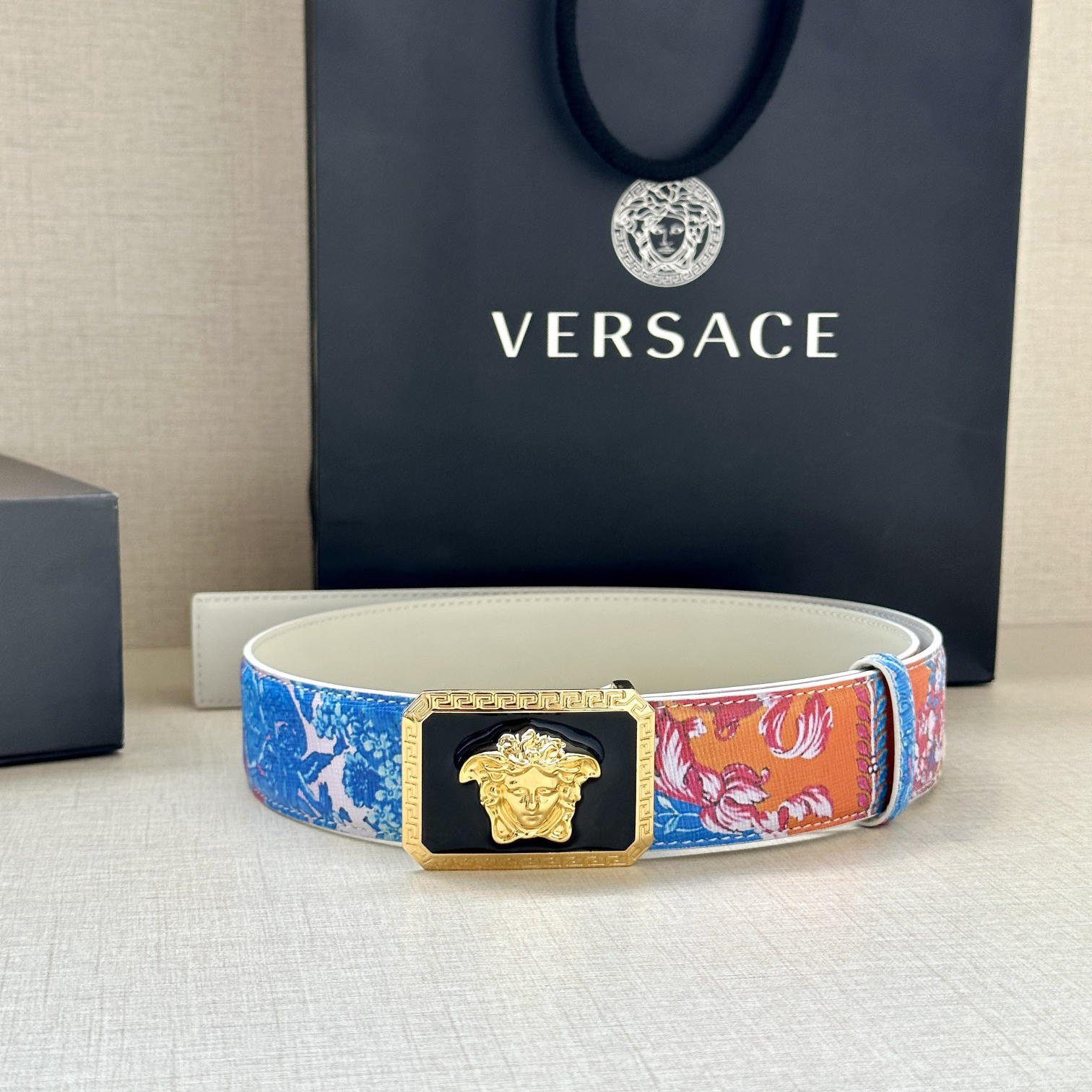 Versace Leather It Has A Thick Touch With Clear And Distinct Printing Patterns It Is A Fashionable And Classic Womens Belt A Designer Belt A Casual And Smooth Buckle Belt For Women With A Width Of 4.0cm And With Box